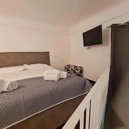 Galleria San Giorgio Lägenhet *